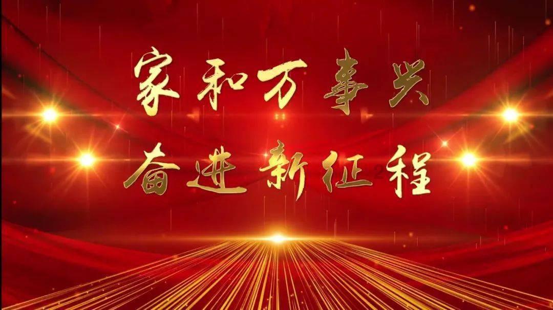 逃离海滩的女孩