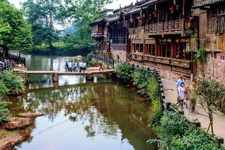 逃离广阔的山川