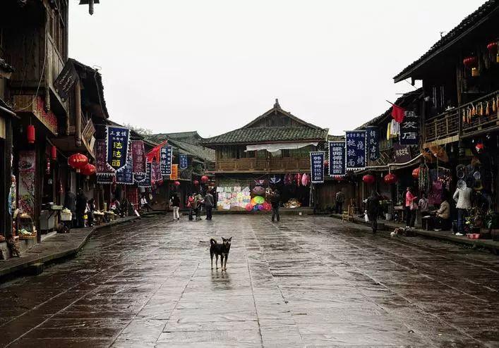 融水:赶制新年腊味 产品供不应求